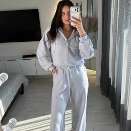 Спортивный костюм женский модель 004