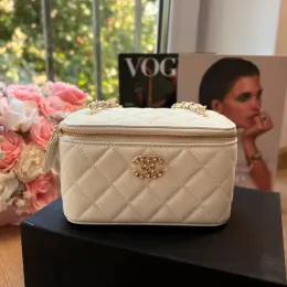 Chanel косметичка