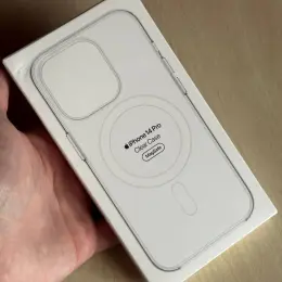 Чохол Apple Clear Case з MagSafe для iPhone 14 Pro