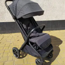 Вживаний візочок Carrello Corsa з чохлом на ніжки