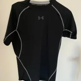 Чорна компресійна футболка Under Armour HeatGear, розмір М