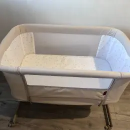 Приставне ліжечко Carello Luna