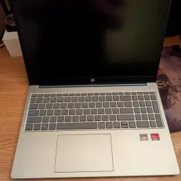 Ноутбук HP Ryzen 3 7320U 8GB RAM 512GB SSD