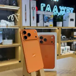 iPhone 17 Pro Max Cosmic Orange