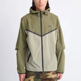 Вітровка Nike Tech