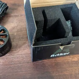 Безколекторний мотор FlashHobby 4320 A4320 350kv та Readytosky 3115 900KV