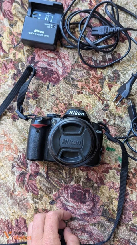 Цифровий фотоапарат Nikon D3000