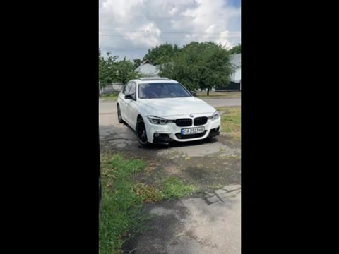BMW 328i 2015 року