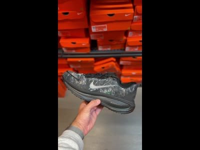 Nike Vomero 18 CM