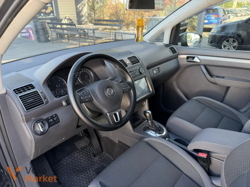 Volkswagen Touran 2012 Дизель 2.0 Автомат Сірий — фото 5