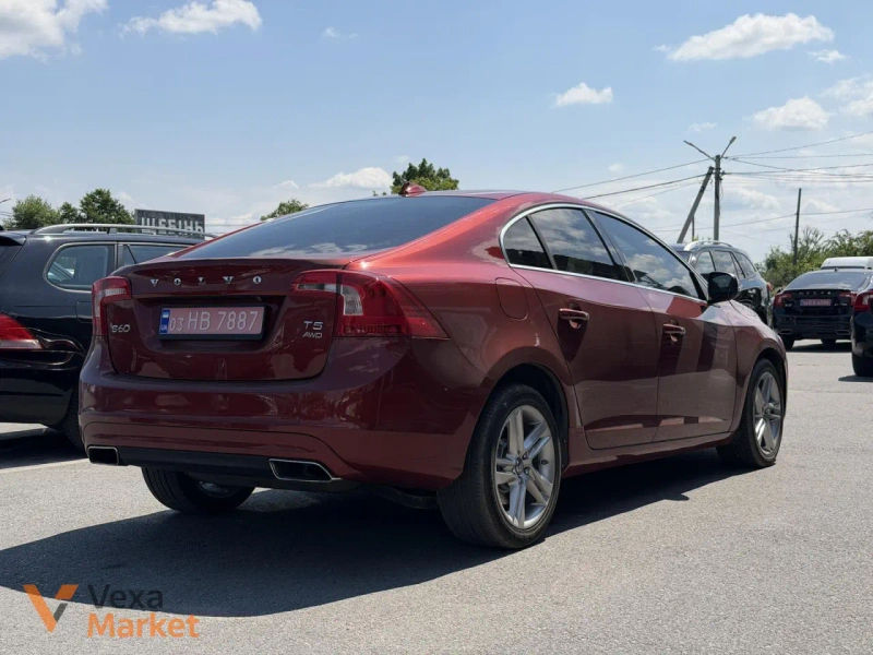 Volvo S60 2014 Бензин 2.5л Автомат Полный привод Красный — фото 3