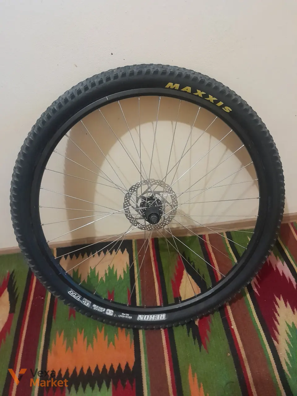 Заднє колесо 29" під касету з ротором Shimano 160mm та покришкою Maxxis Rekon
