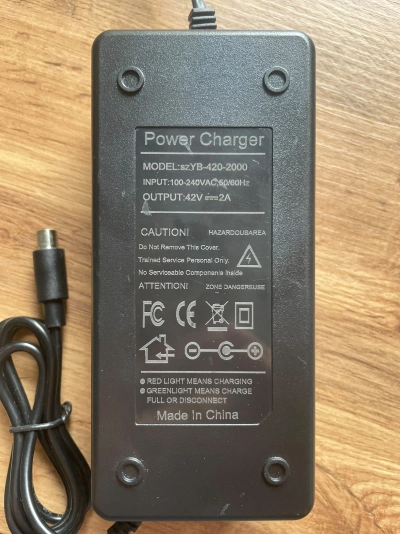 Зарядний пристрій 42V для Xiaomi M365 M365 Pro Ninebot Kickscooter Segway G30LE /ES1/ES2/E22E/E25/F25E/AIR T15 Phonillic — фото 5