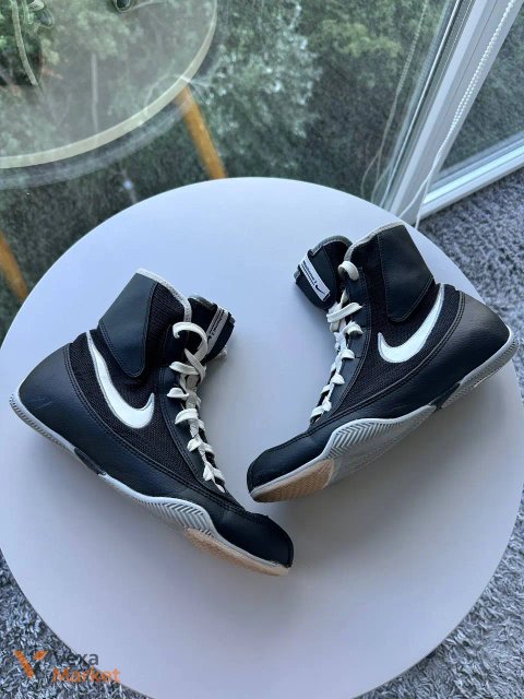 Боксерки Nike Machomai 2 чорно-білі, розмір 8 US