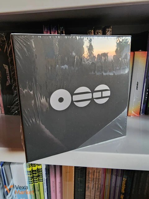 BTS - ARIRANG T-Shirt CD Box Set