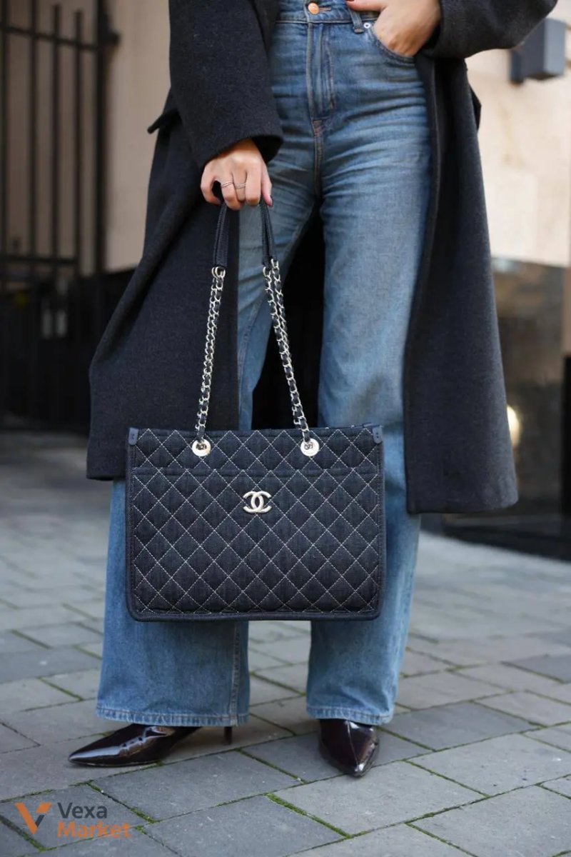 Chanel Denim Tote Bag with Wild Stitch Quilting — фото 3