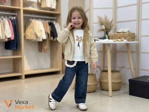 Дитячий одяг та взуття: бомбер, лонгслів, джинси палаццо, кеди