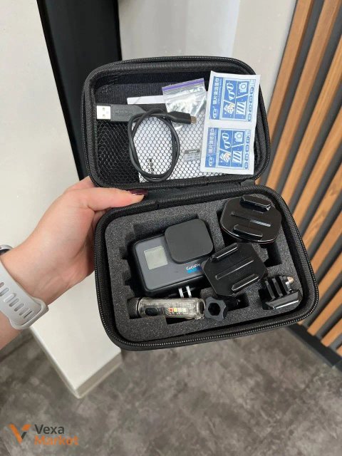 Екшн-камера GoPro Hero 6 з ліхтариком
