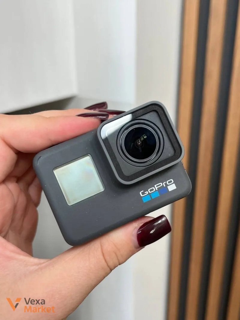 Екшн-камера GoPro Hero 6 з ліхтариком — фото 4