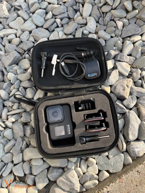 Екшн-камера GoPro Hero 8 з кріпленням на кепку