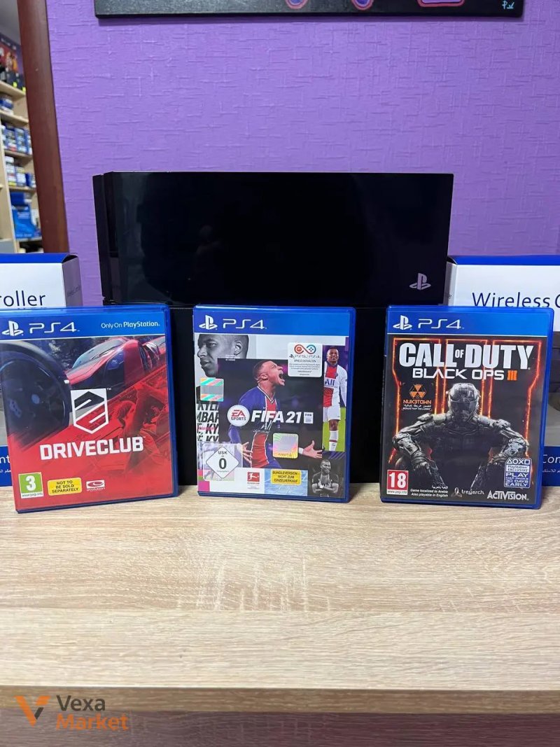 Игровая приставка PlayStation 4 с комплектом игр и контроллеров — фото 2