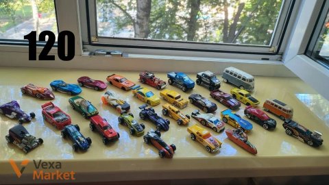 Колекція машинок Hot Wheels та інші, масштаб 1:64