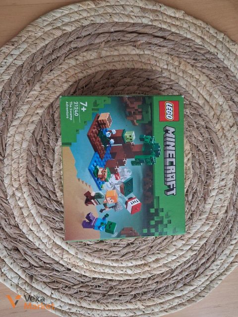 Конструктор LEGO Minecraft Пригоди у болотах (21240)