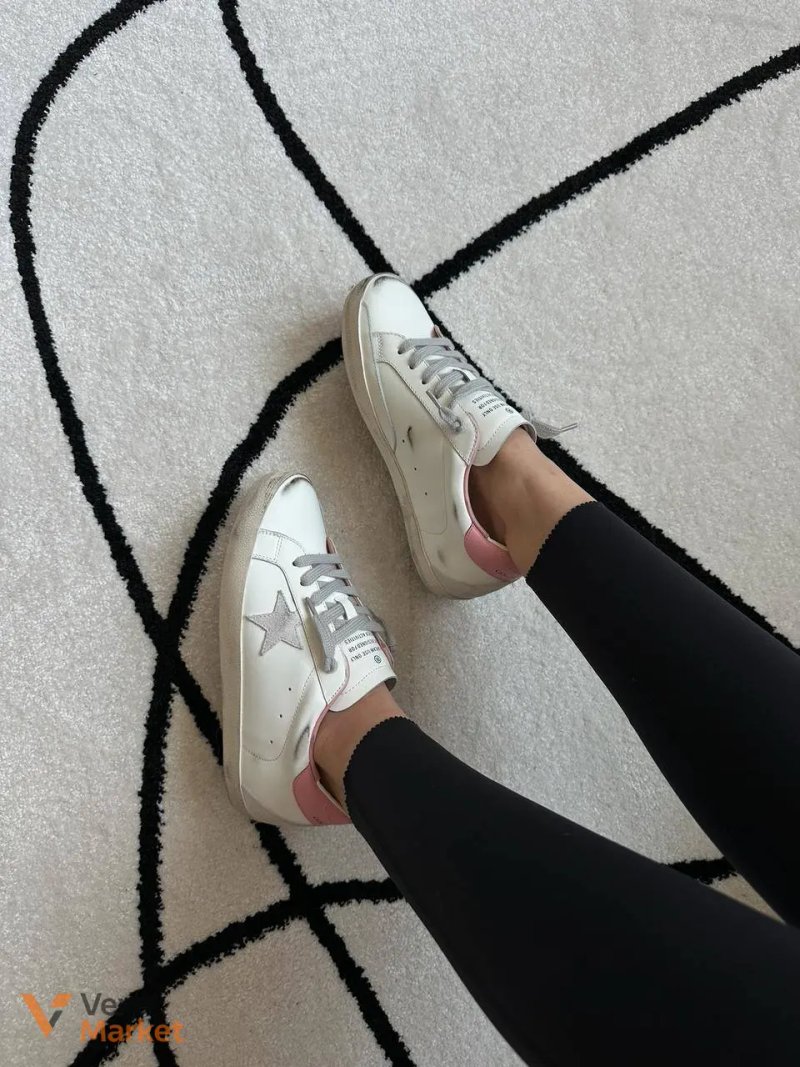 Кросівки Golden Goose Super-Star зіркою з сірої замші та рожевою шкіряною п'яткою — фото 4
