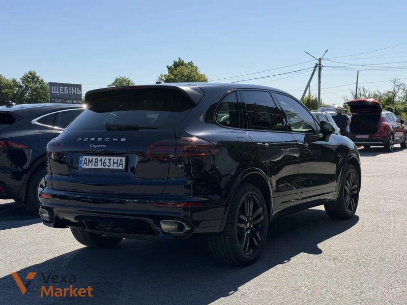 Porsche Cayenne 958 (FL) 2015 Дизель 3.0 Автомат Чорний — фото 3
