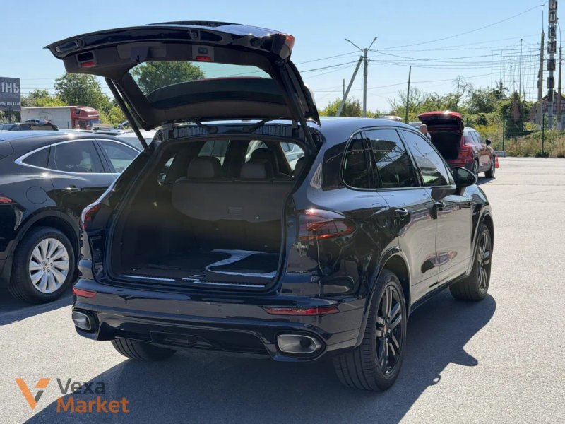 Porsche Cayenne 958 (FL) 2015 Дизель 3.0 Автомат Чорний — фото 5