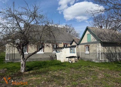 Продаж цегляного житлового будинку в с. Білокоровичі, Коростенський район