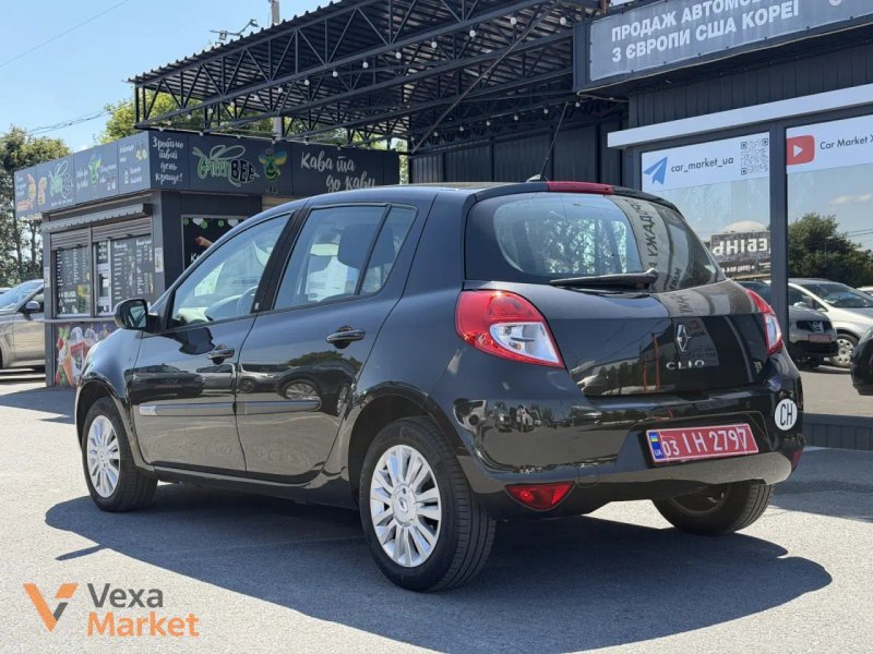 Renault Clio 2011 Бензин 1.6л Автомат Чорний — фото 4