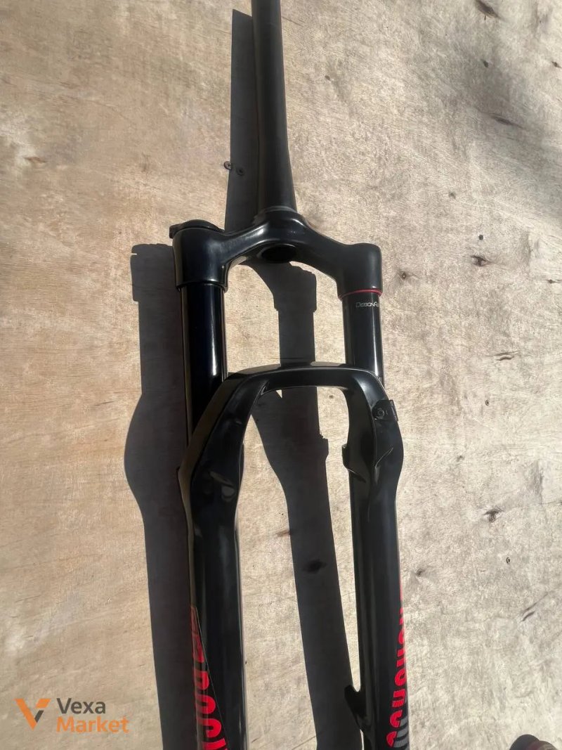 Rock Shox Revelation 29 вилка 2019 140 мм — фото 4
