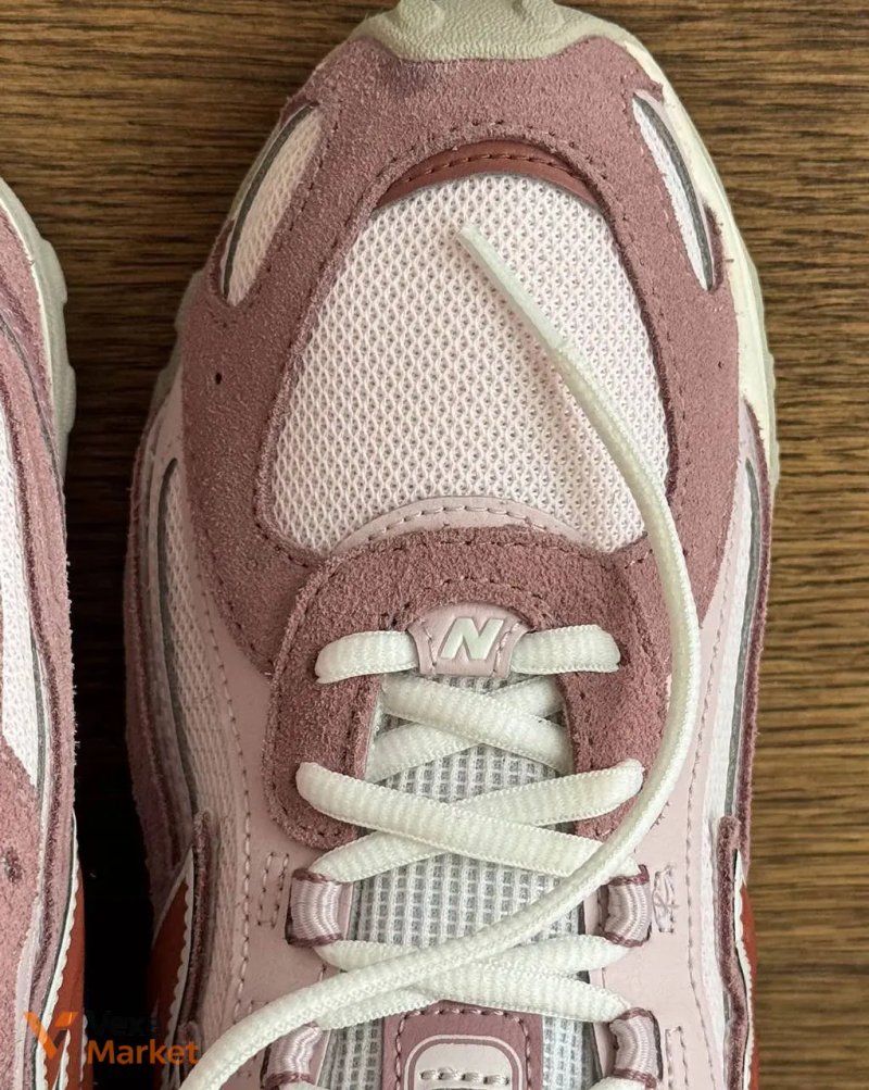 Рожеві кросівки New Balance 204L — фото 3