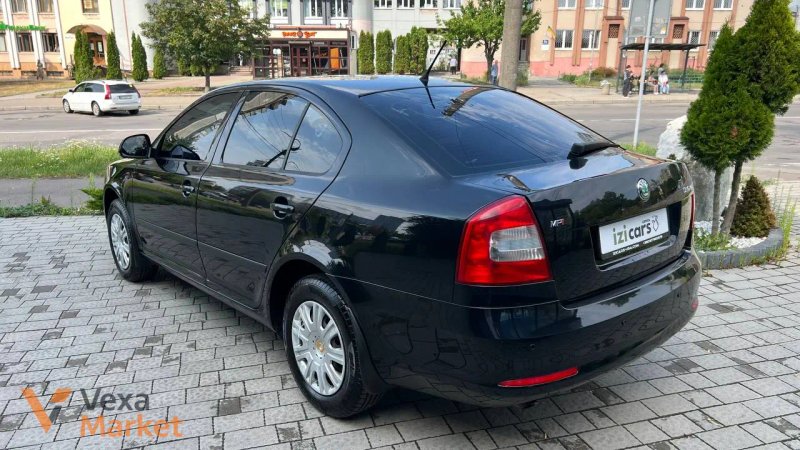 Skoda Octavia 2012 1.6 бензин — фото 4