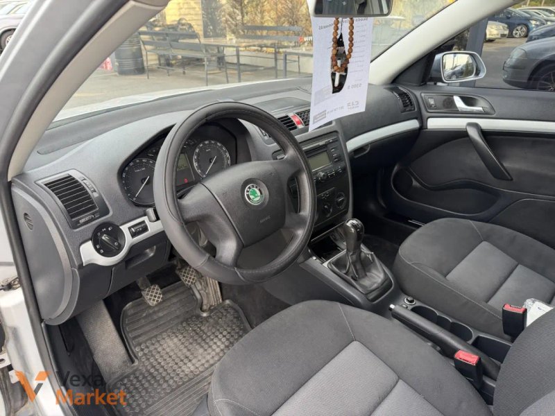Skoda Octavia A5 2008 1.6 л. — фото 5