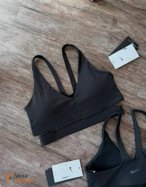 Спортивний топ Nike Zenvy S ribbed premium fabric