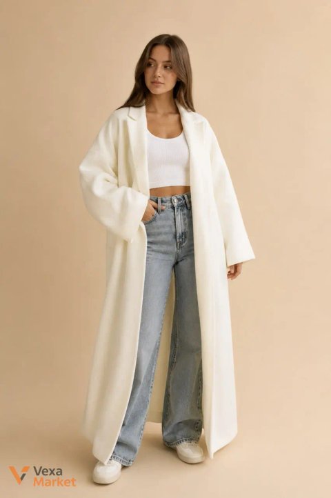 Стильне молочне пальто oversize