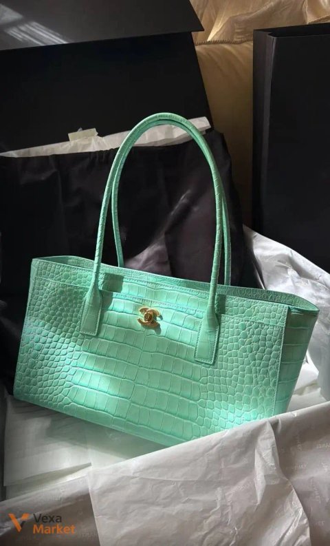 Сумка Chanel мятная натуральная кожа 35*19 см