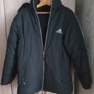 Оригінальна двостороння зимова куртка Adidas. Стан нової!