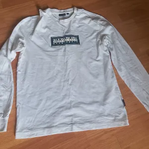 Оригінальний лонгслів Napapijri S-Box Logo