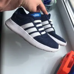 Кросівки Adidas для хлопчика, розмір 30