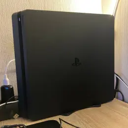 Sony PlayStation 4 Slim 1 TB с 2 джойстиками