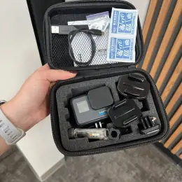 Екшн-камера GoPro Hero 6 з ліхтариком