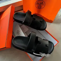 Шльопанці Hermes чорні