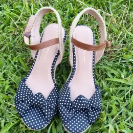 Босоніжки Dorothy Perkins горошок