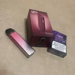 Vape XROS 3 mini та GLO з пачкою стіків