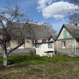 Продаж цегляного житлового будинку в с. Білокоровичі, Коростенський район