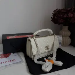 Chanel Wallet біло-молочний