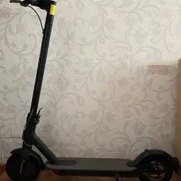 Електросамокат Mi Electric Scooter Essential б/у